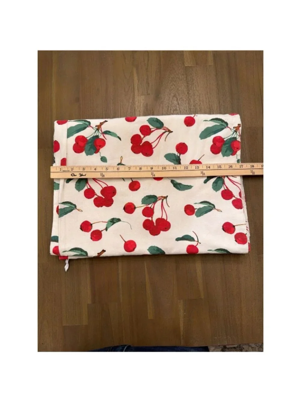 Pottery Barn Cherry Print Table Runner Cherries 17